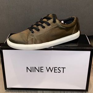 Nine West, everyday sneaker, size 8